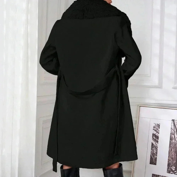 Black Elegant Women's Double-Breasted Belted Faux Fur Trimmed Wool Coat - Picture 3 of 7